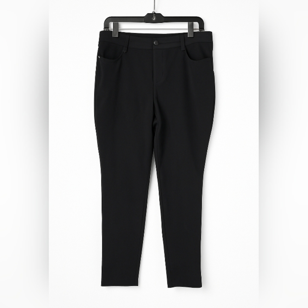 Chicos Black Straight Leg Pants Womens Size 1R US Size 8 Comfort Stretch